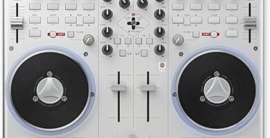 El VCI-100 es uno de los modelos icónicos historia de los controladores DJ Controlador DJ.com